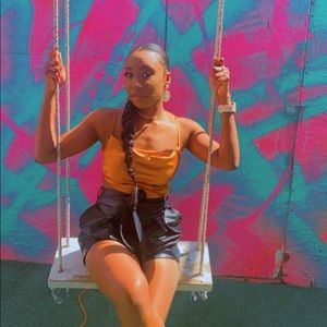 Meet your Posher, Lucretia